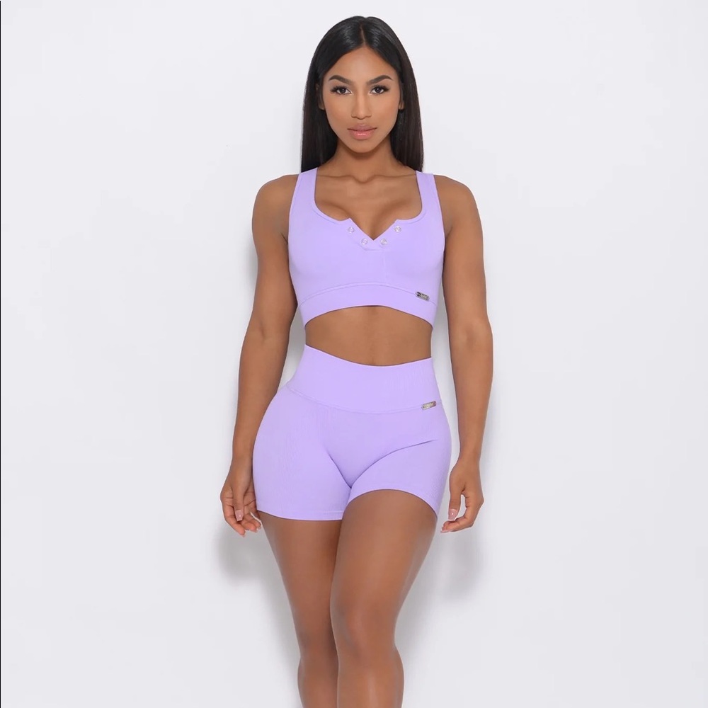 BOMBSHELL INSPIRED SHORTS & SPORTS BRA - Light Lavender